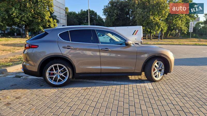Alfa Romeo Stelvio 2019