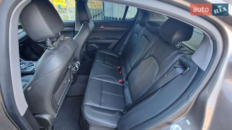 Alfa Romeo Stelvio 2019