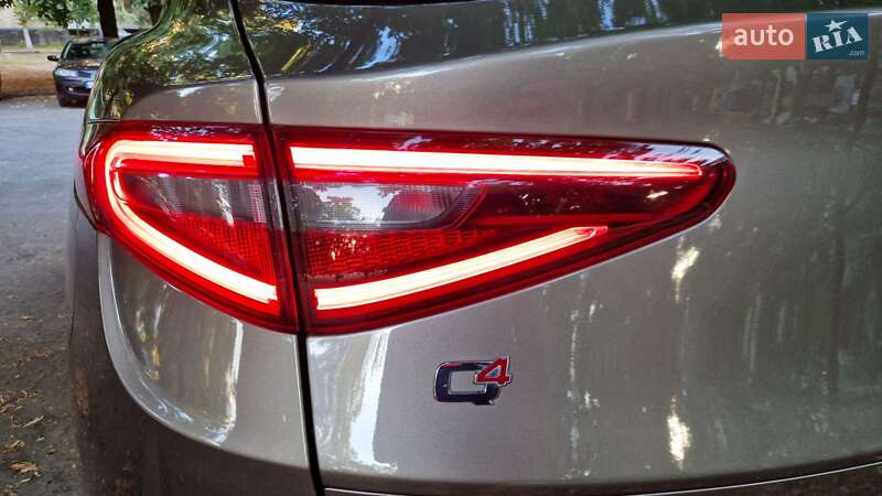 Alfa Romeo Stelvio 2019