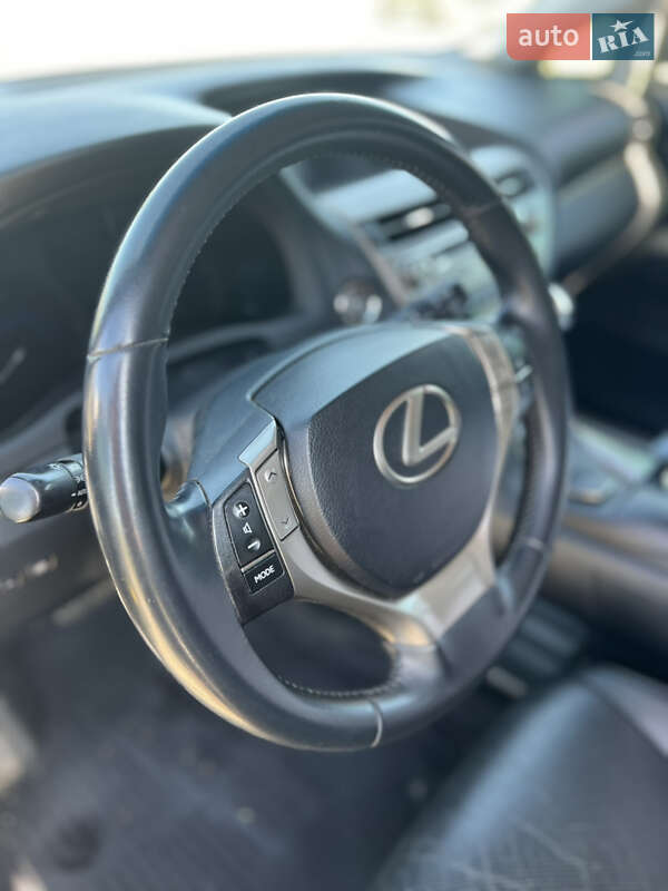 Lexus-15