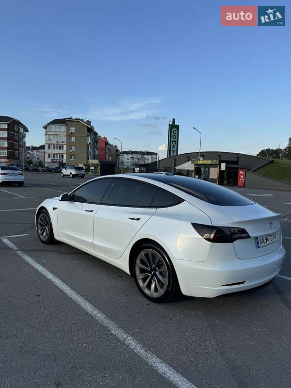 Tesla-3