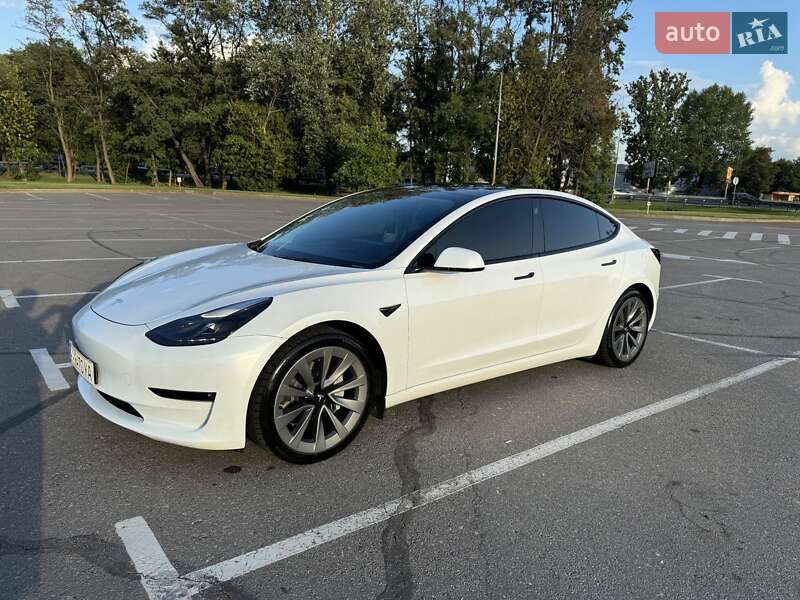 Tesla-0