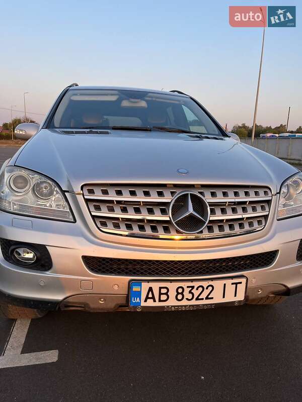 Mercedes-Benz-2