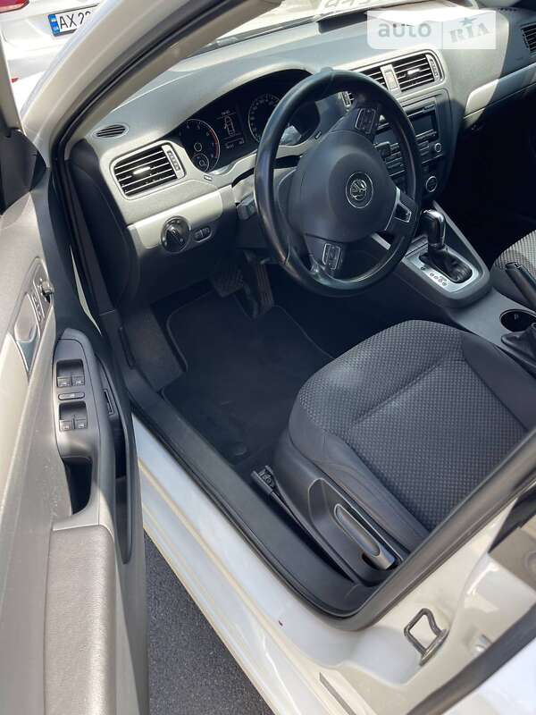 Volkswagen Jetta 2013