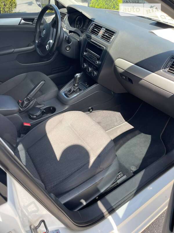 Volkswagen Jetta 2013