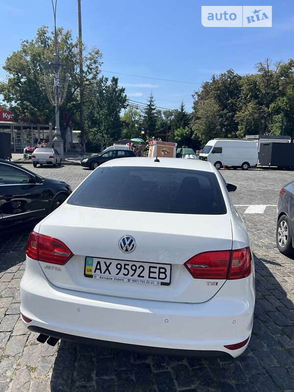 Volkswagen Jetta 2013