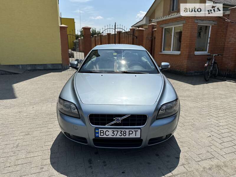 Volvo C70 2009