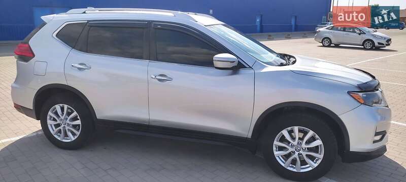 Nissan-25