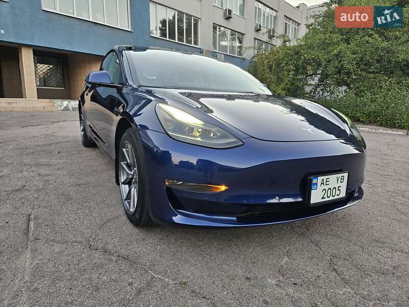 Tesla Model 3 2022