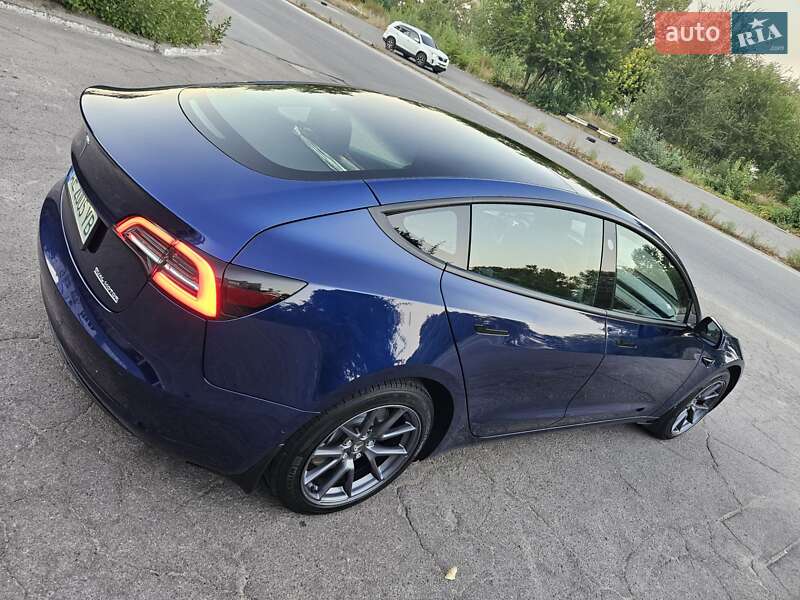 Tesla Model 3 2022
