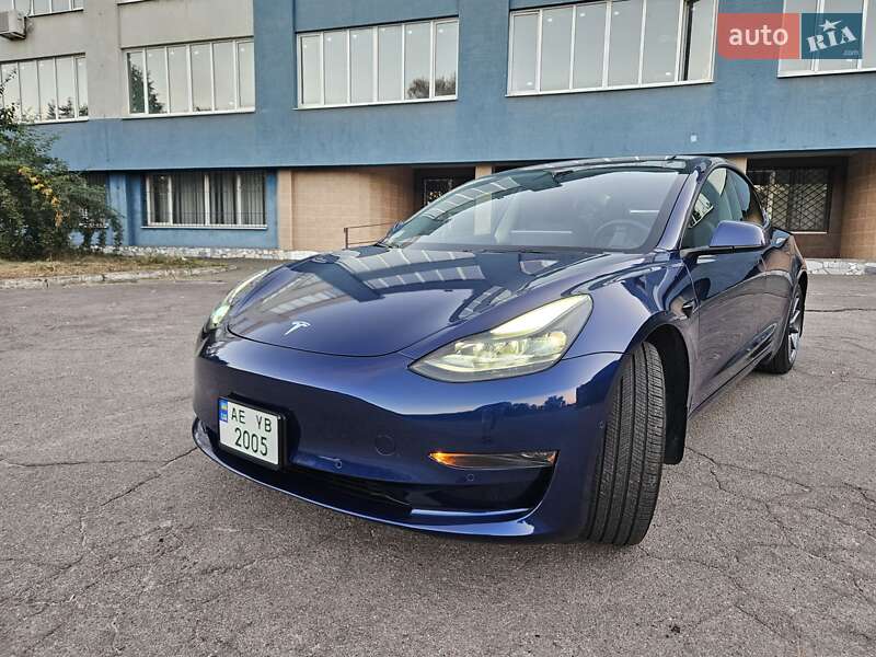 Tesla Model 3 2022