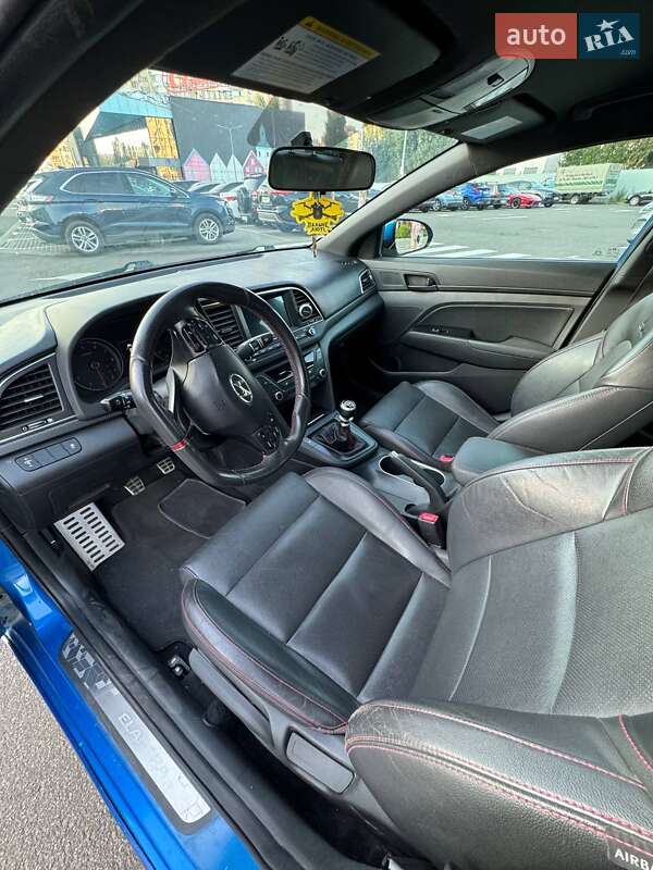 Hyundai Elantra 2016