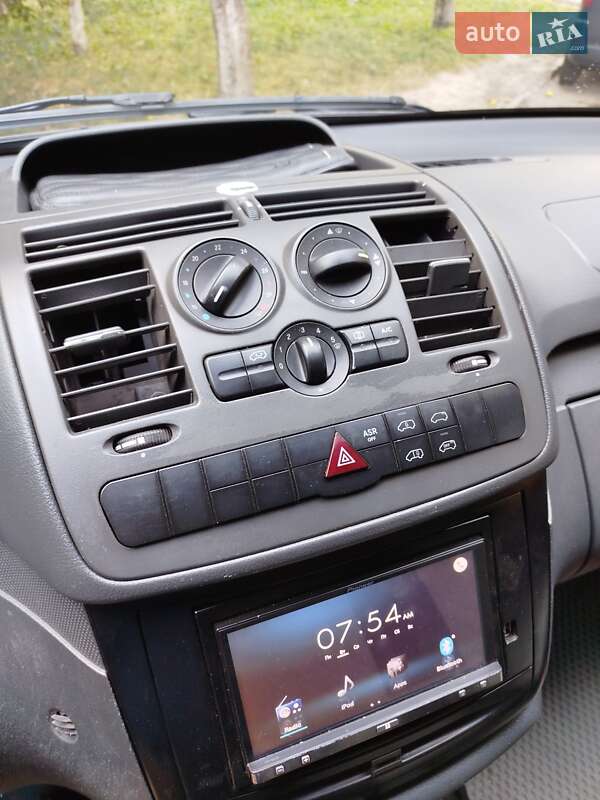 Mercedes-Benz Vito 2011