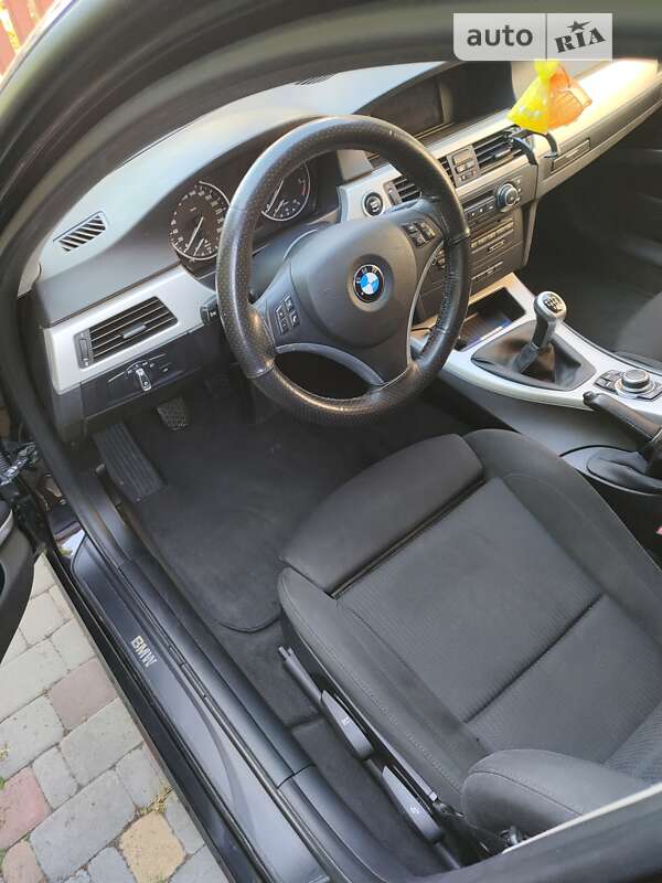 BMW 3 Series 2011