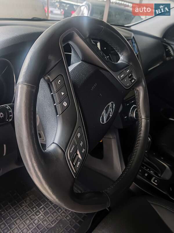 Hyundai Grand Santa Fe 2015