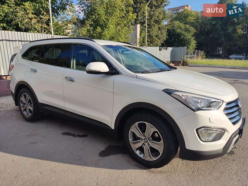Hyundai Grand Santa Fe 2015