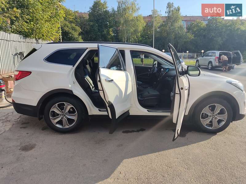 Hyundai Grand Santa Fe 2015