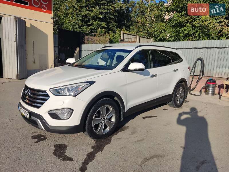 Hyundai Grand Santa Fe 2015