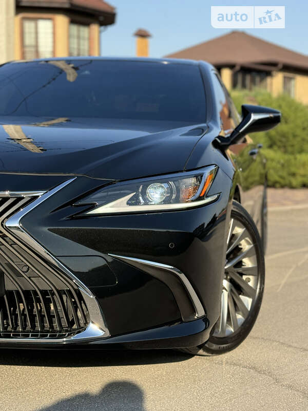 Lexus-13