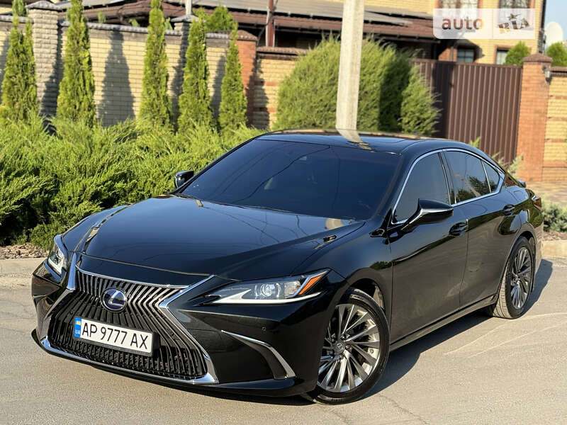 Lexus-5