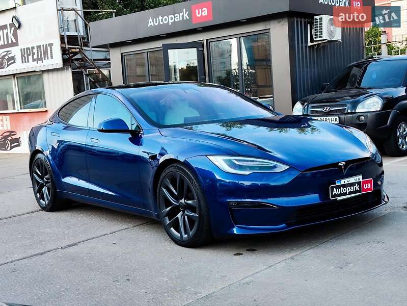 Tesla-38