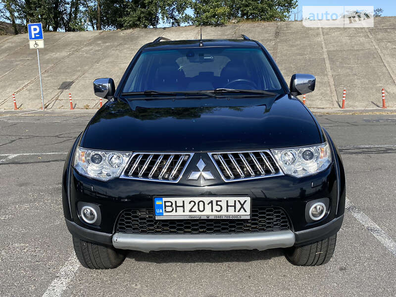 Mitsubishi Pajero Sport 2011