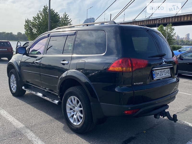 Mitsubishi Pajero Sport 2011