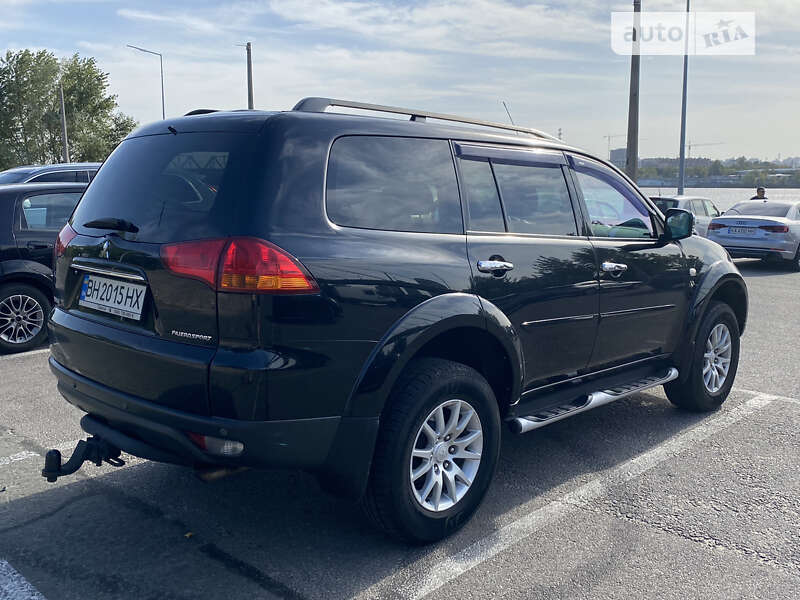 Mitsubishi Pajero Sport 2011