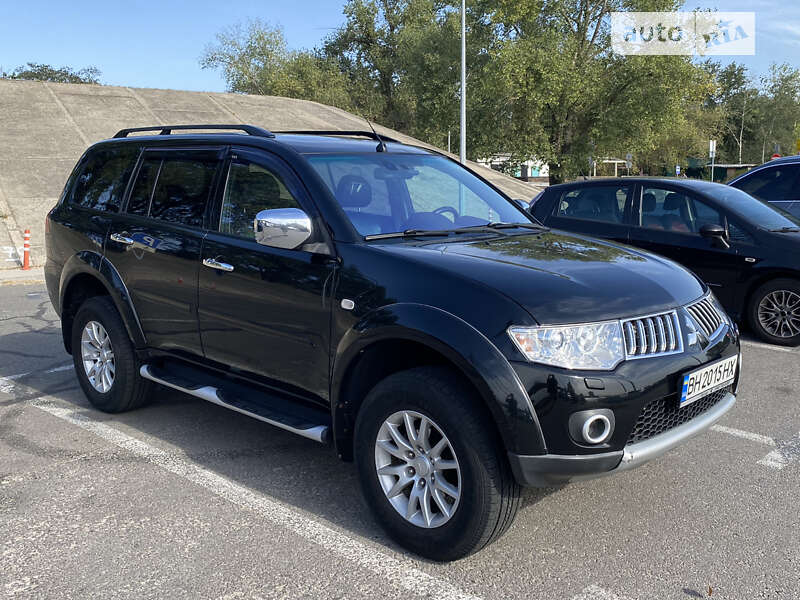 Mitsubishi Pajero Sport 2011