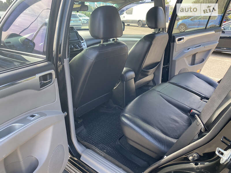 Mitsubishi Pajero Sport 2011