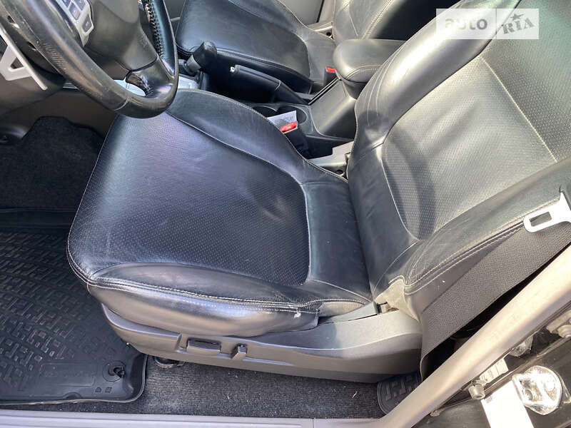 Mitsubishi Pajero Sport 2011