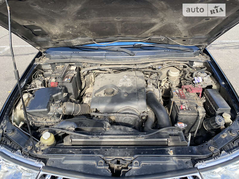 Mitsubishi Pajero Sport 2011