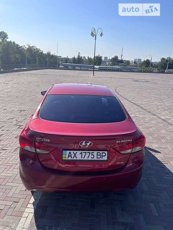 Hyundai Elantra 2011