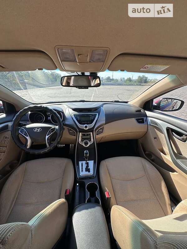 Hyundai Elantra 2011