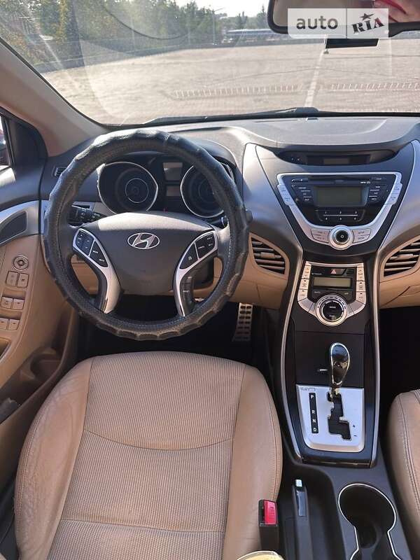 Hyundai Elantra 2011