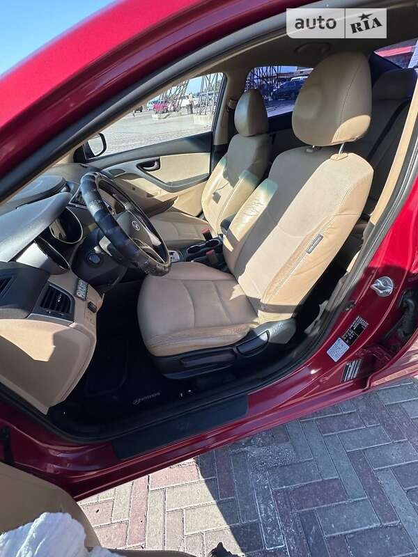 Hyundai Elantra 2011