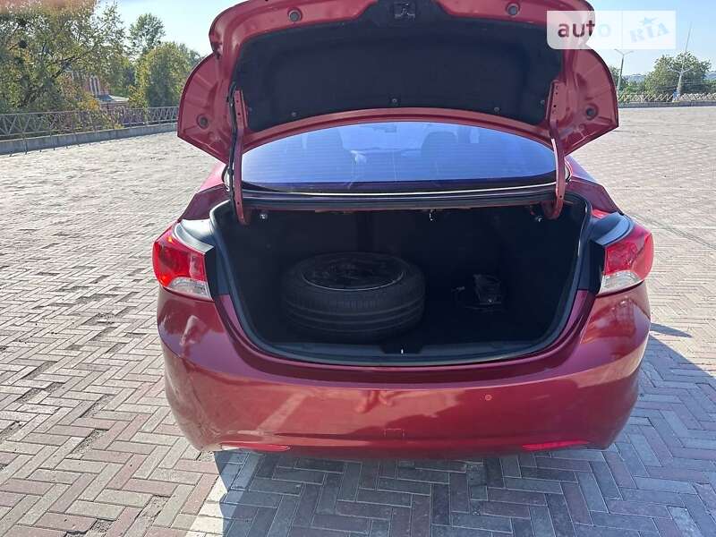 Hyundai Elantra 2011