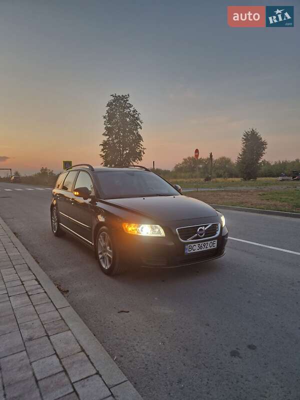 Volvo V50 2011