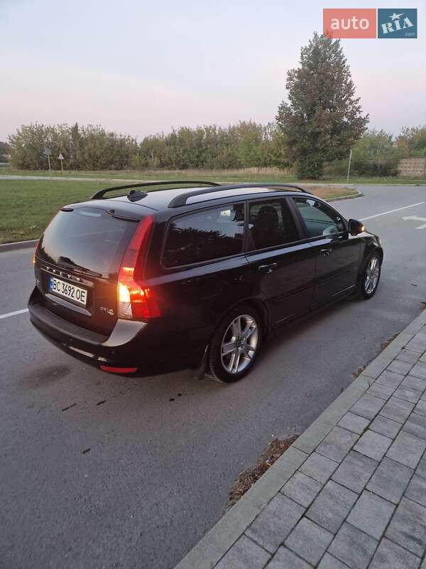 Volvo V50 2011