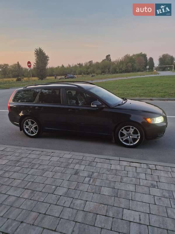 Volvo V50 2011