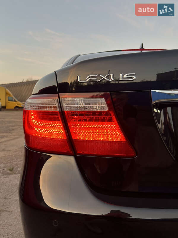 Lexus-16