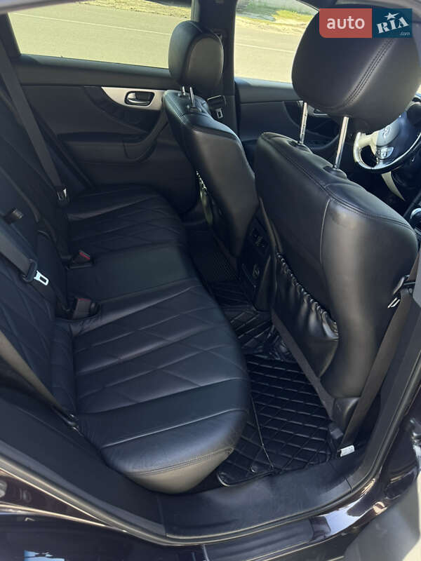 Infiniti-13