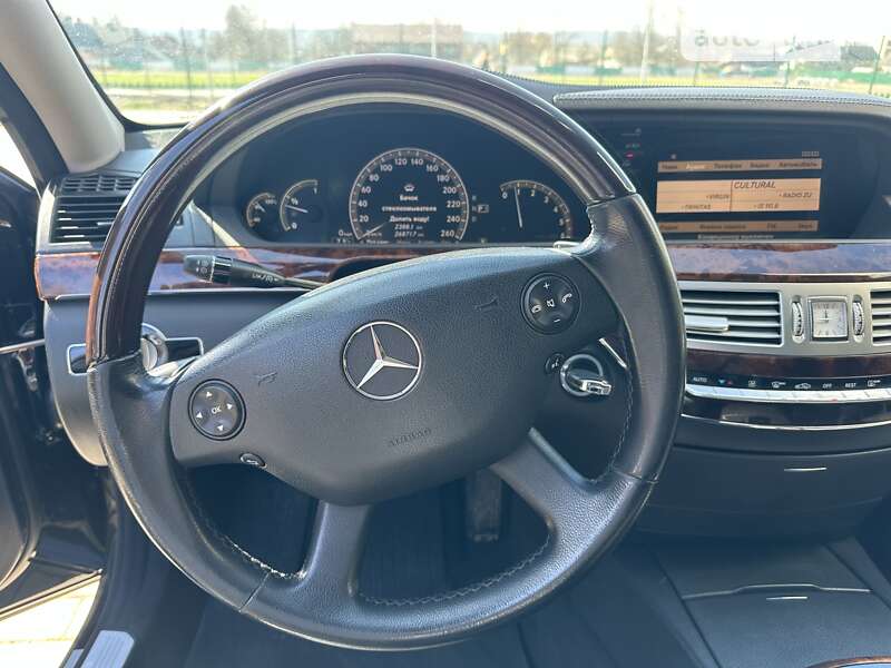 Mercedes-Benz-25