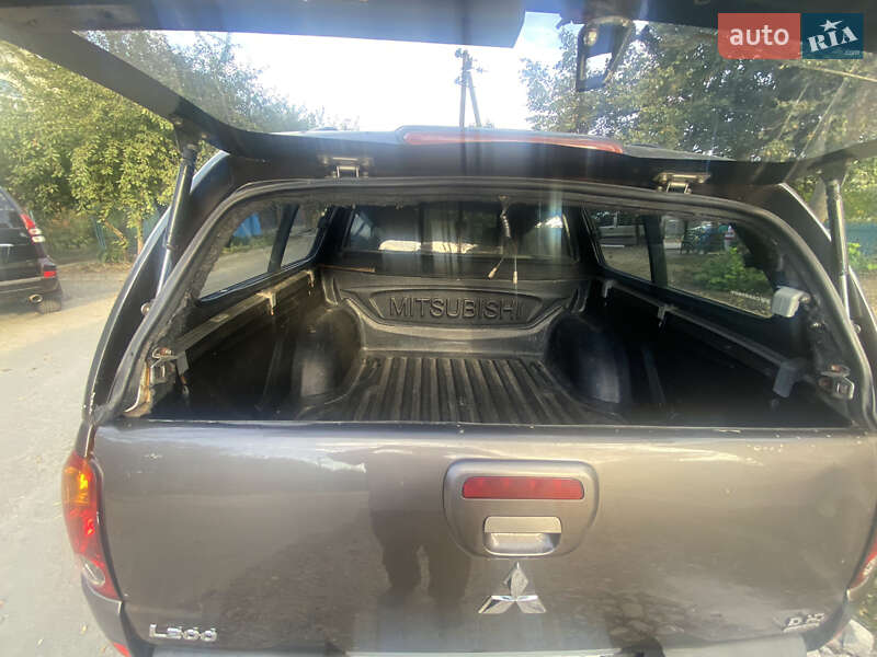 Mitsubishi-16