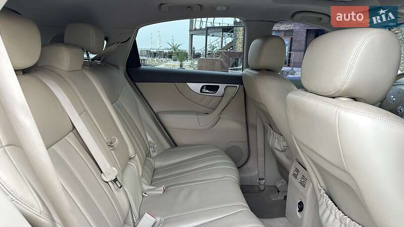 Infiniti-20