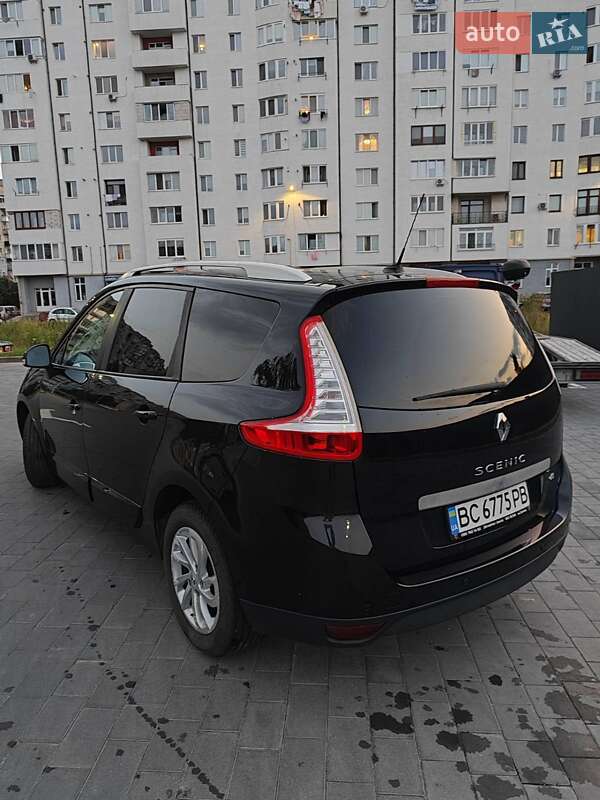 Renault Grand Scenic 2013