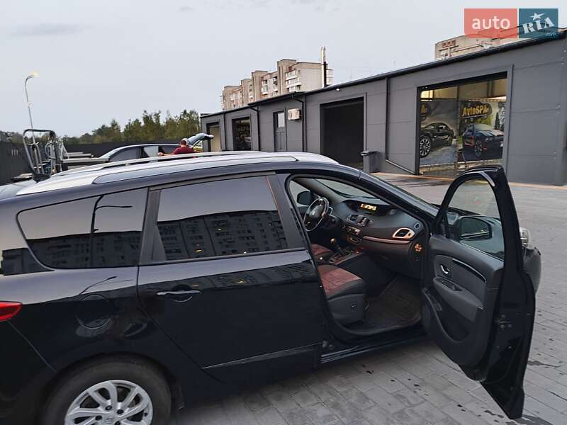 Renault Grand Scenic 2013