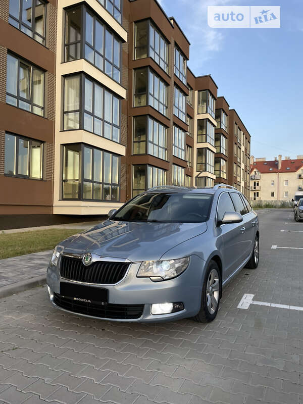 Skoda Superb 2011