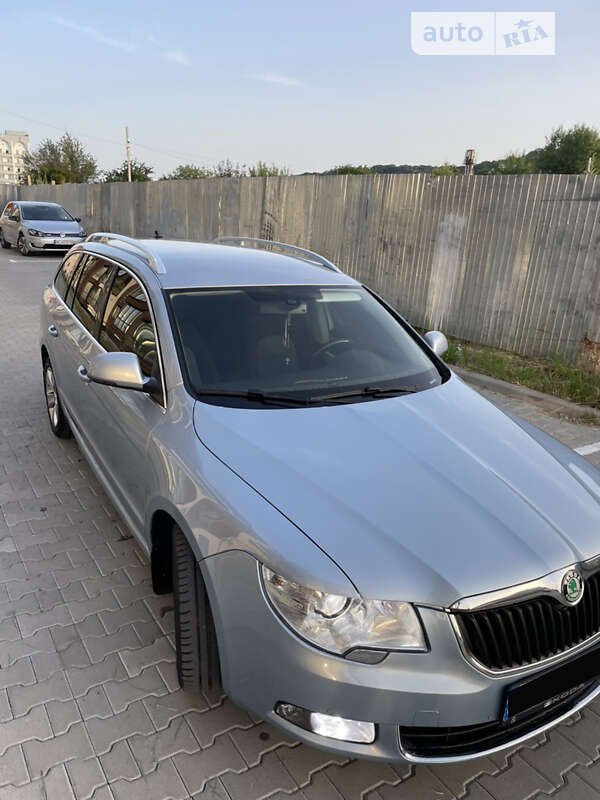 Skoda Superb 2011