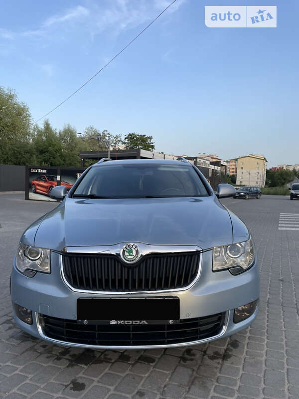 Skoda Superb 2011